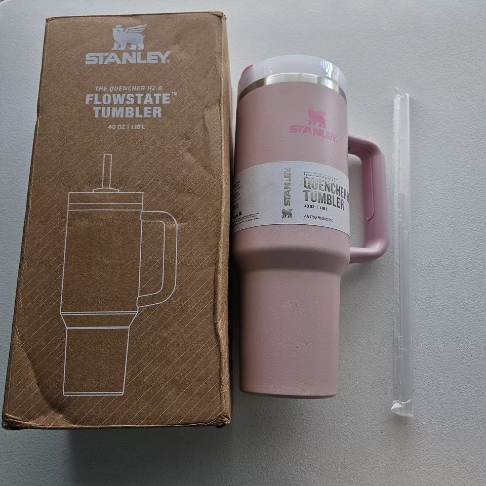 Stanley 40oz Flowstate Quencher H2.0 Tumbler Pink